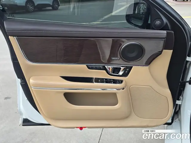 Jaguar XJ 2018 3.0 автомат (гидро), миниатюра 10