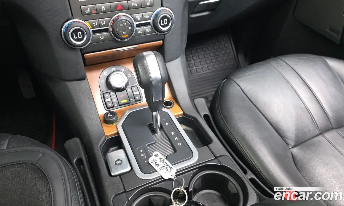 Land Rover Discovery 2009 2.7 автомат (гидро), фото 9