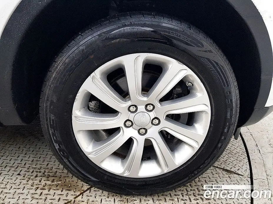 Land Rover Discovery Sport 2015 2.2 автомат (гидро), фото 20 Land Rover Discovery Sport 2015 2.2 автомат (гидро), фото 20