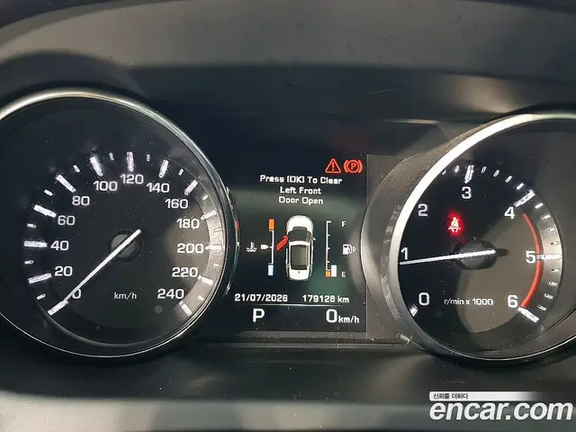 Land Rover Discovery Sport 2015 2.2 автомат (гидро), миниатюра 7 Land Rover Discovery Sport 2015 2.2 автомат (гидро), миниатюра 7