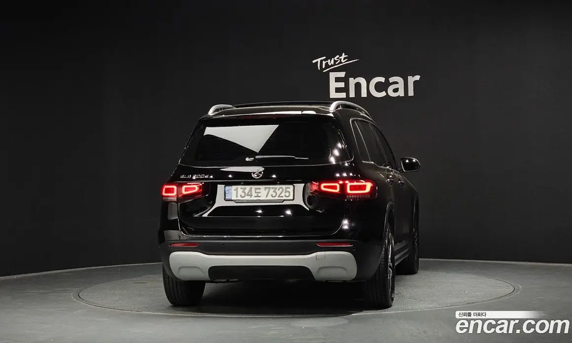 Mercedes-Benz GLB-Class 2021 1.9 автомат (гидро), фото 4 Mercedes-Benz GLB-Class 2021 1.9 автомат (гидро), фото 4