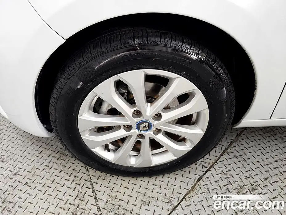 Renault (Samsung) Zoe 2021 0.1 автомат (гидро), фото 20 Renault (Samsung) Zoe 2021 0.1 автомат (гидро), фото 20