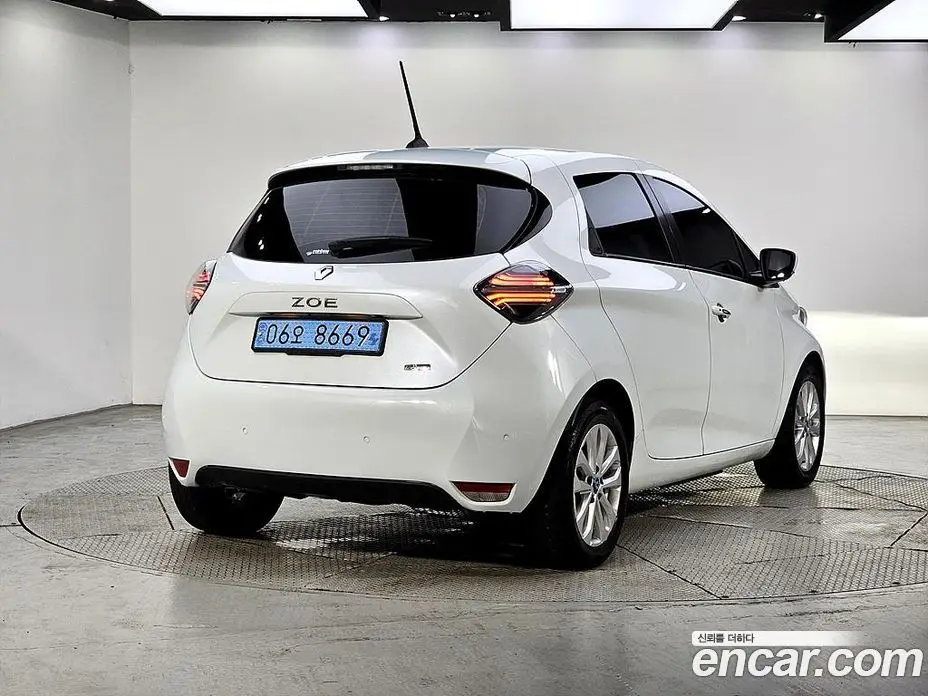 Renault (Samsung) Zoe 2021 0.1 автомат (гидро), фото 4 Renault (Samsung) Zoe 2021 0.1 автомат (гидро), фото 4