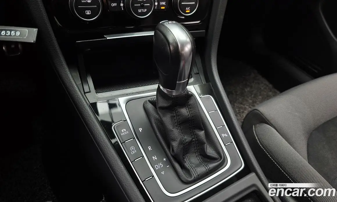 Volkswagen Golf 2013 2.0 автомат (гидро), фото 9