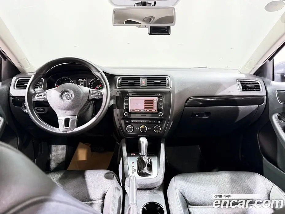 Volkswagen Jetta 2014 2.0 автомат (гидро), фото 4 Volkswagen Jetta 2014 2.0 автомат (гидро), фото 4