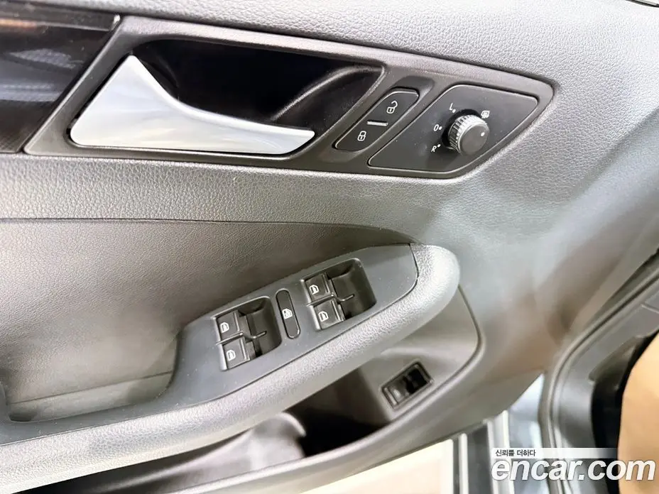 Volkswagen Jetta 2014 2.0 автомат (гидро), фото 8 Volkswagen Jetta 2014 2.0 автомат (гидро), фото 8