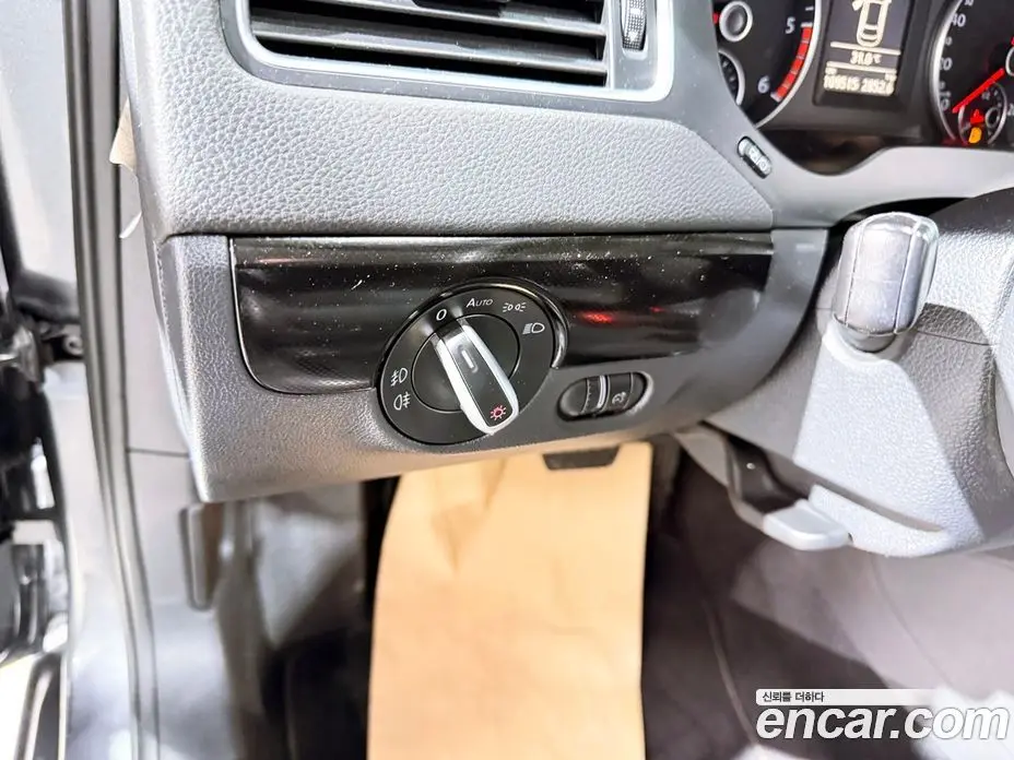 Volkswagen Jetta 2014 2.0 автомат (гидро), фото 9 Volkswagen Jetta 2014 2.0 автомат (гидро), фото 9