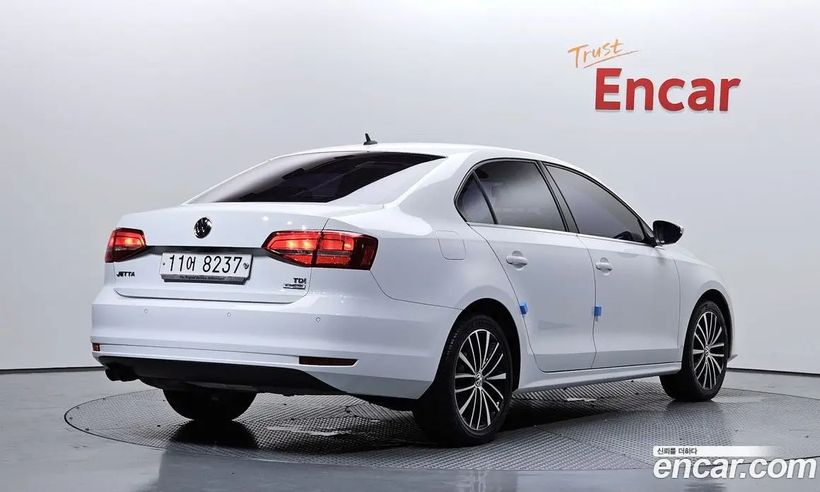 Volkswagen Jetta 2015 2.0 автомат (гидро), фото 2 Volkswagen Jetta 2015 2.0 автомат (гидро), фото 2