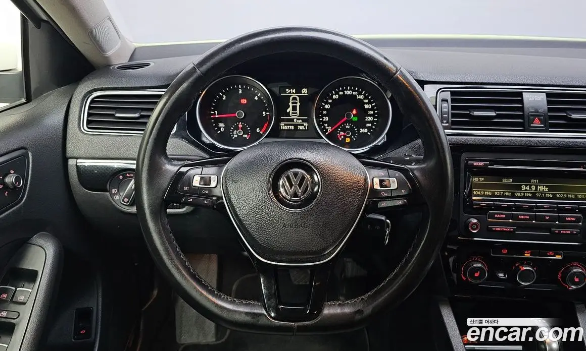 Volkswagen Jetta 2015 2.0 автомат (гидро), фото 13 Volkswagen Jetta 2015 2.0 автомат (гидро), фото 13