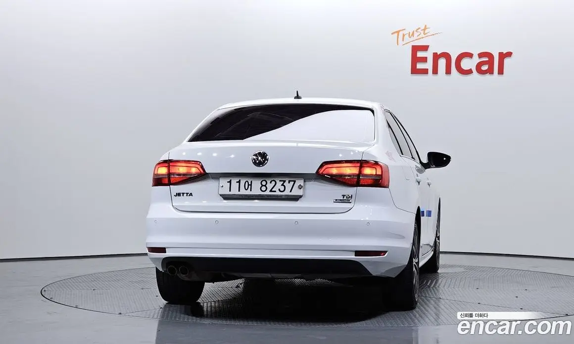 Volkswagen Jetta 2015 2.0 автомат (гидро), фото 4 Volkswagen Jetta 2015 2.0 автомат (гидро), фото 4