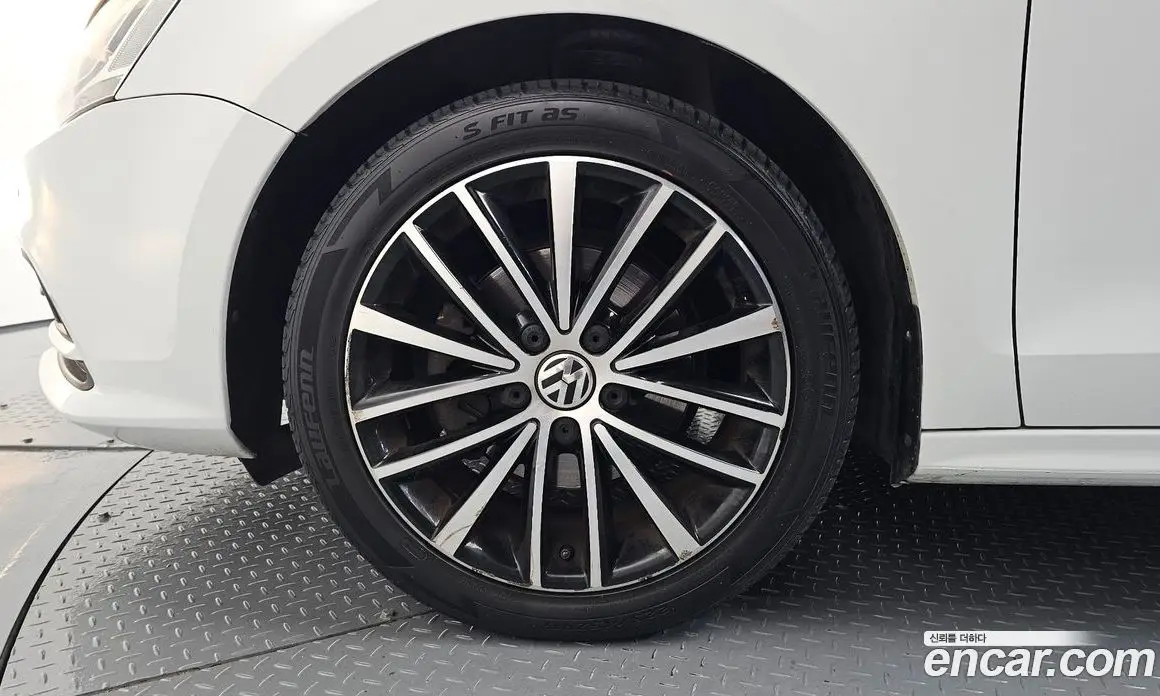 Volkswagen Jetta 2015 2.0 автомат (гидро), фото 5 Volkswagen Jetta 2015 2.0 автомат (гидро), фото 5