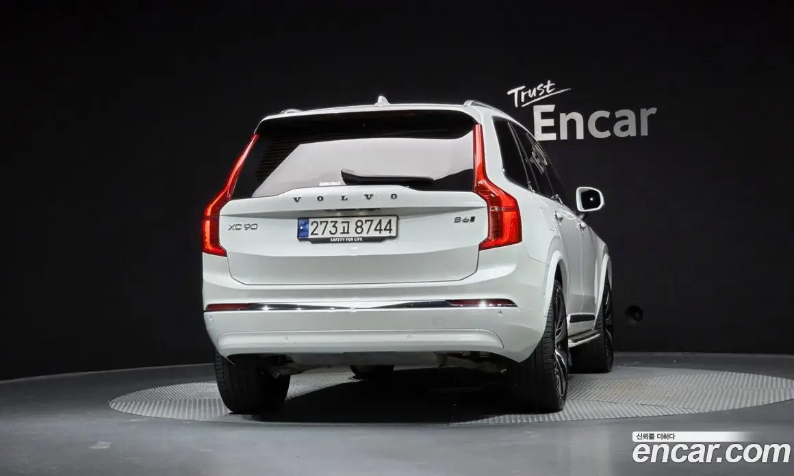 Volvo XC90 2023 2.0 автомат (гидро), фото 4