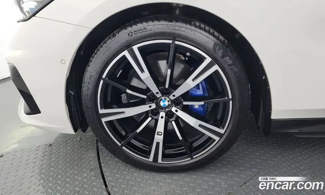 BMW 5 серия 2025 2.0 автомат (гидро), миниатюра 5 BMW 5 серия 2025 2.0 автомат (гидро), миниатюра 5