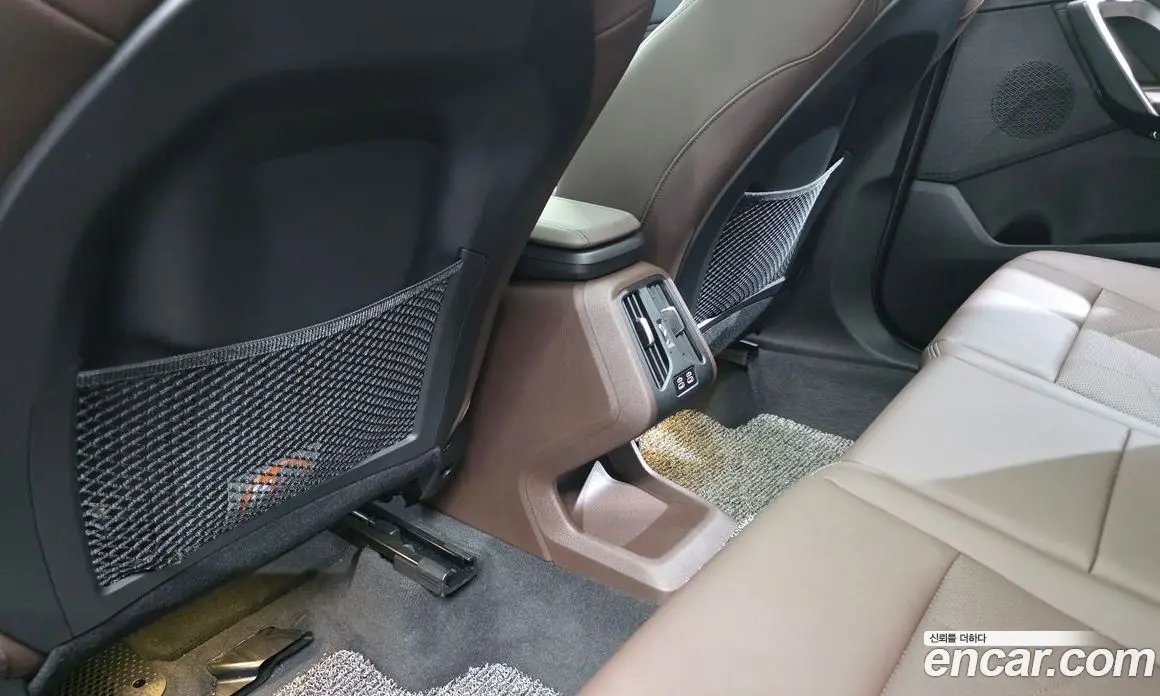 BMW X1 2023 2.0 автомат (гидро), фото 18