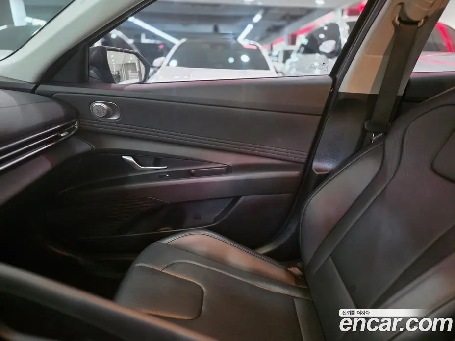 Hyundai Avante 2022 1.6 автомат (гидро), фото 11
