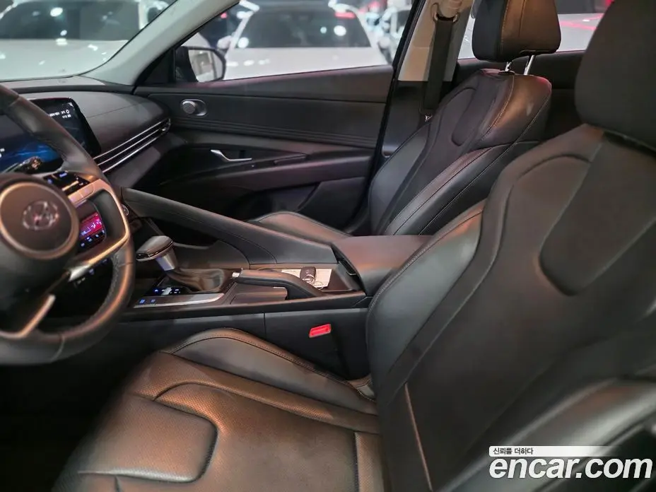 Hyundai Avante 2022 1.6 автомат (гидро), фото 13