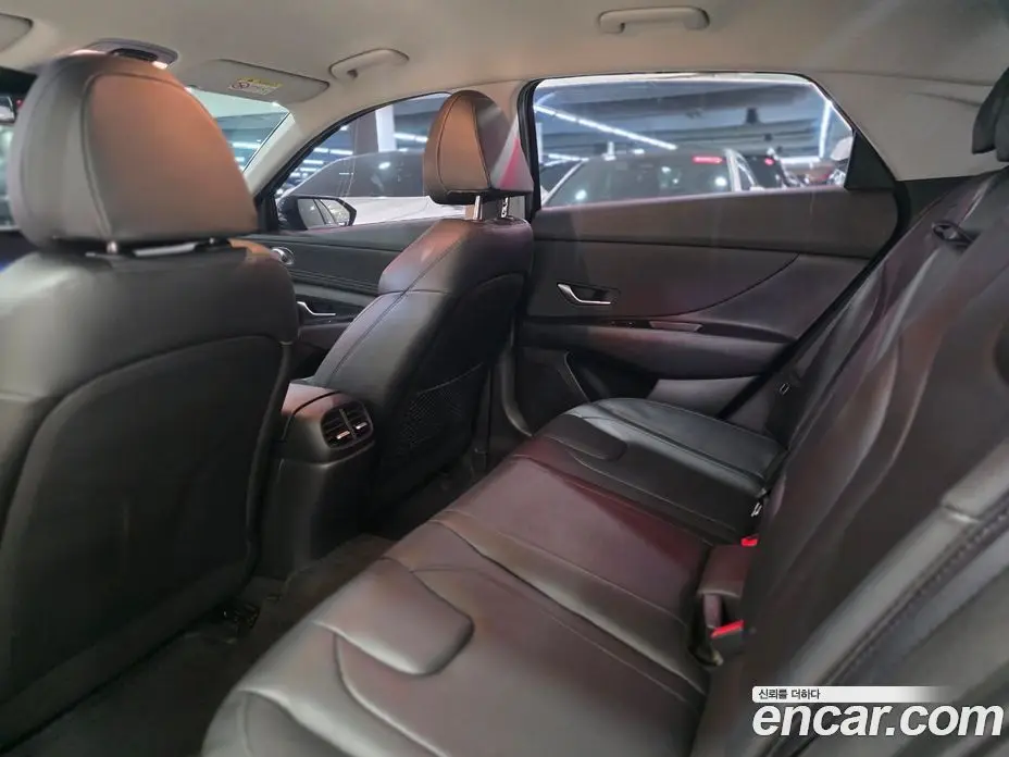 Hyundai Avante 2022 1.6 автомат (гидро), фото 14