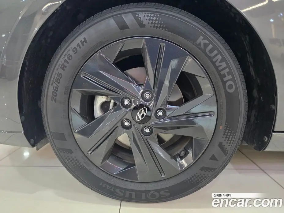 Hyundai Avante 2022 1.6 автомат (гидро), фото 15