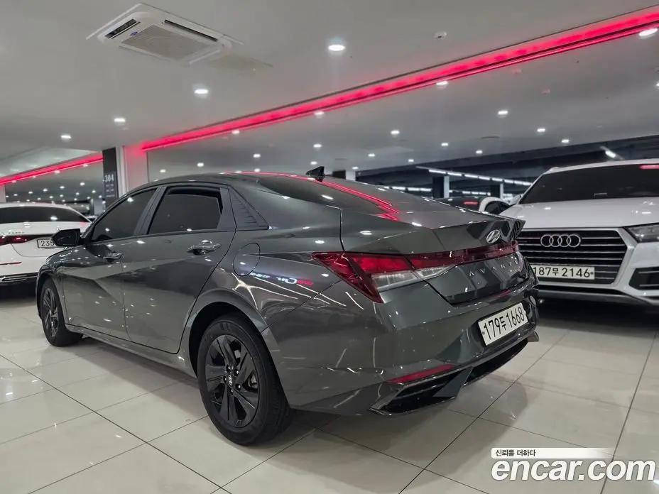 Hyundai Avante 2022 1.6 автомат (гидро), фото 4