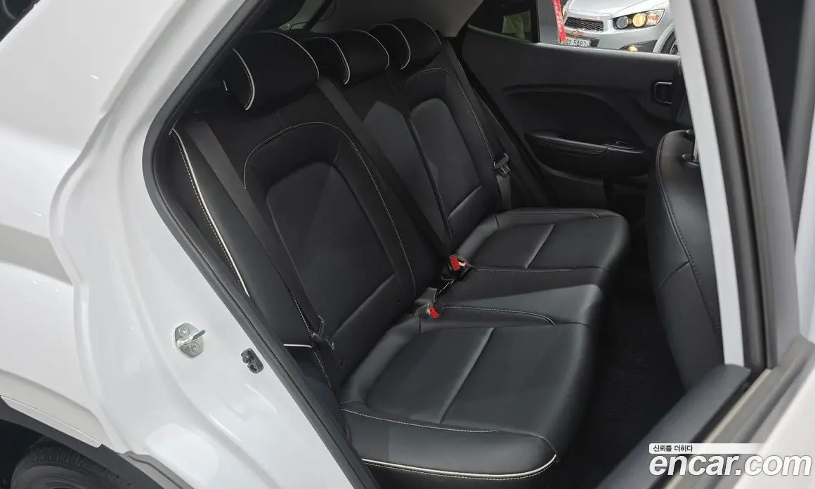 Hyundai Venue 2023 1.6 автомат (гидро), фото 12