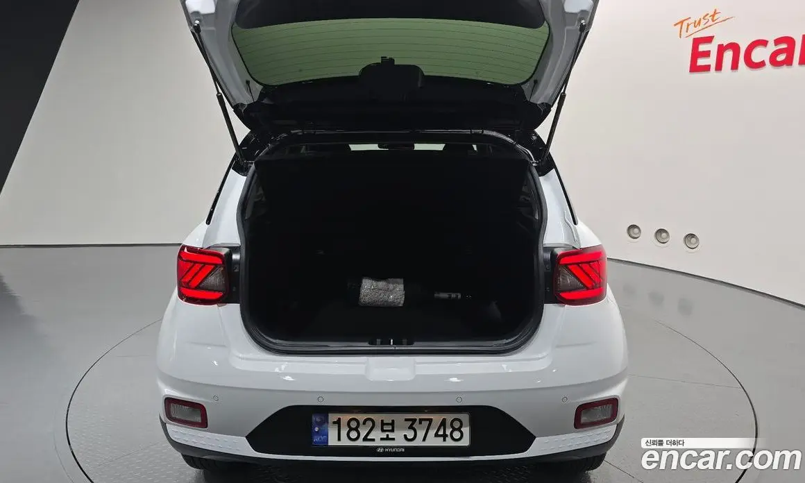 Hyundai Venue 2023 1.6 автомат (гидро), фото 20
