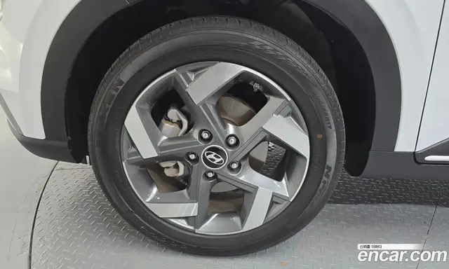 Hyundai Venue 2023 1.6 автомат (гидро), миниатюра 5
