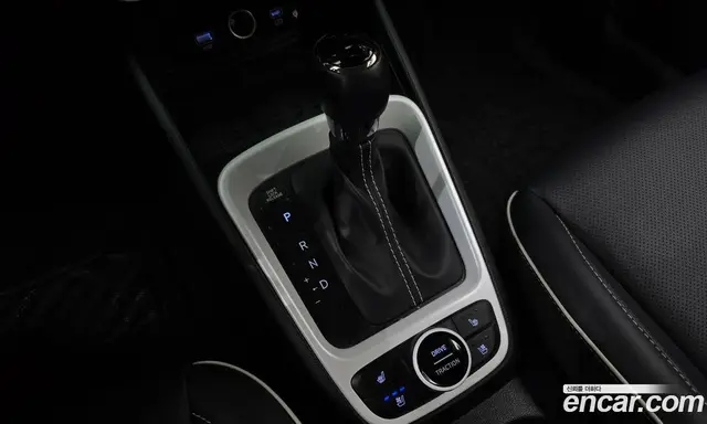 Hyundai Venue 2023 1.6 автомат (гидро), миниатюра 9