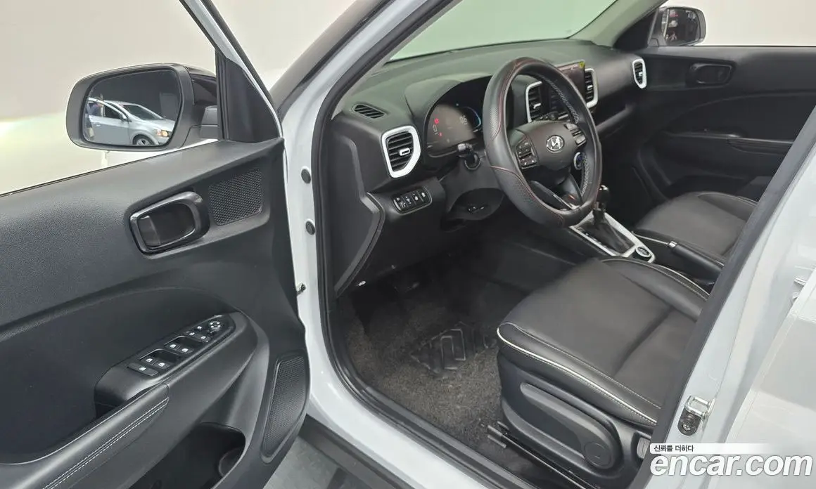 Hyundai Venue 2023 1.6 автомат (гидро), фото 10