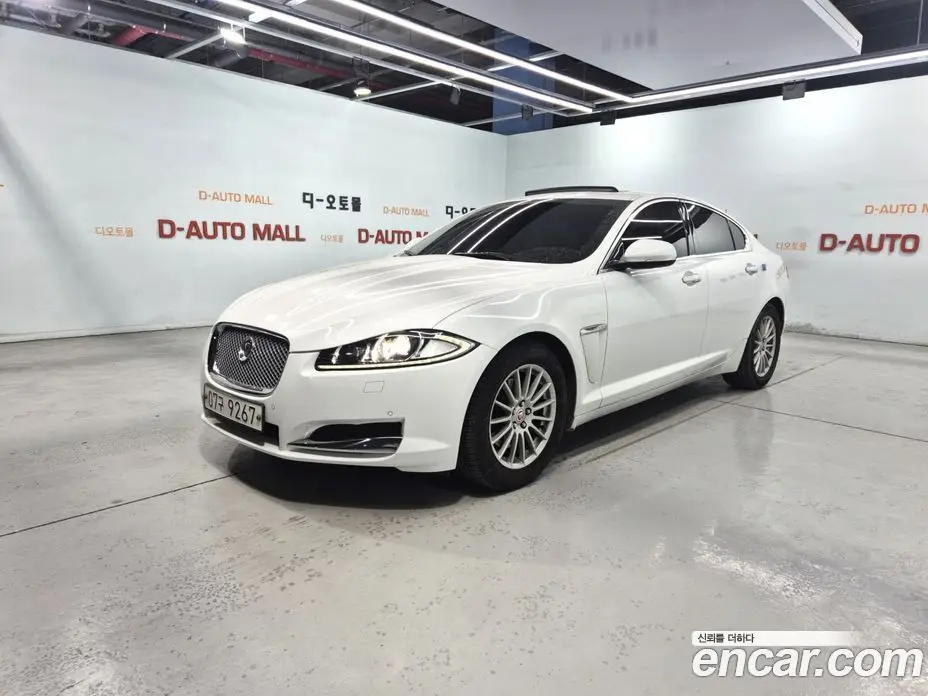 Jaguar XF 2015 2.2 автомат (гидро), фото 5