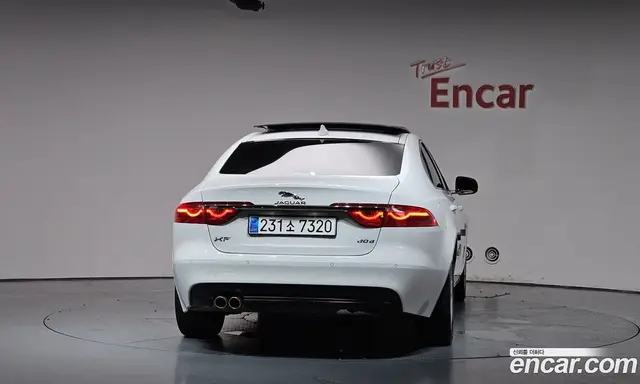 Jaguar XF 2016 2.0 автомат (гидро), миниатюра 4