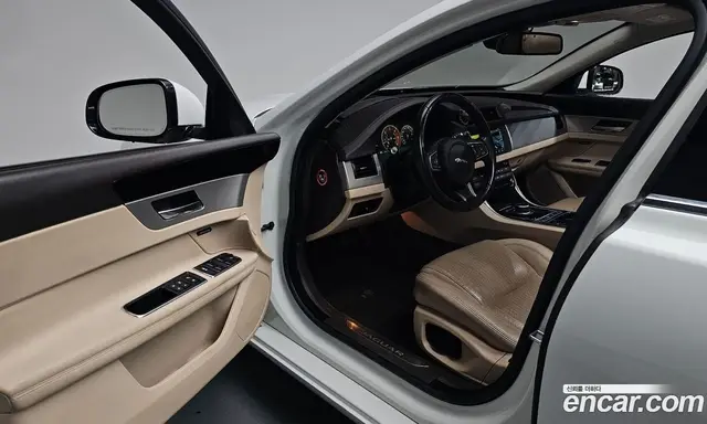 Jaguar XF 2016 2.0 автомат (гидро), миниатюра 10