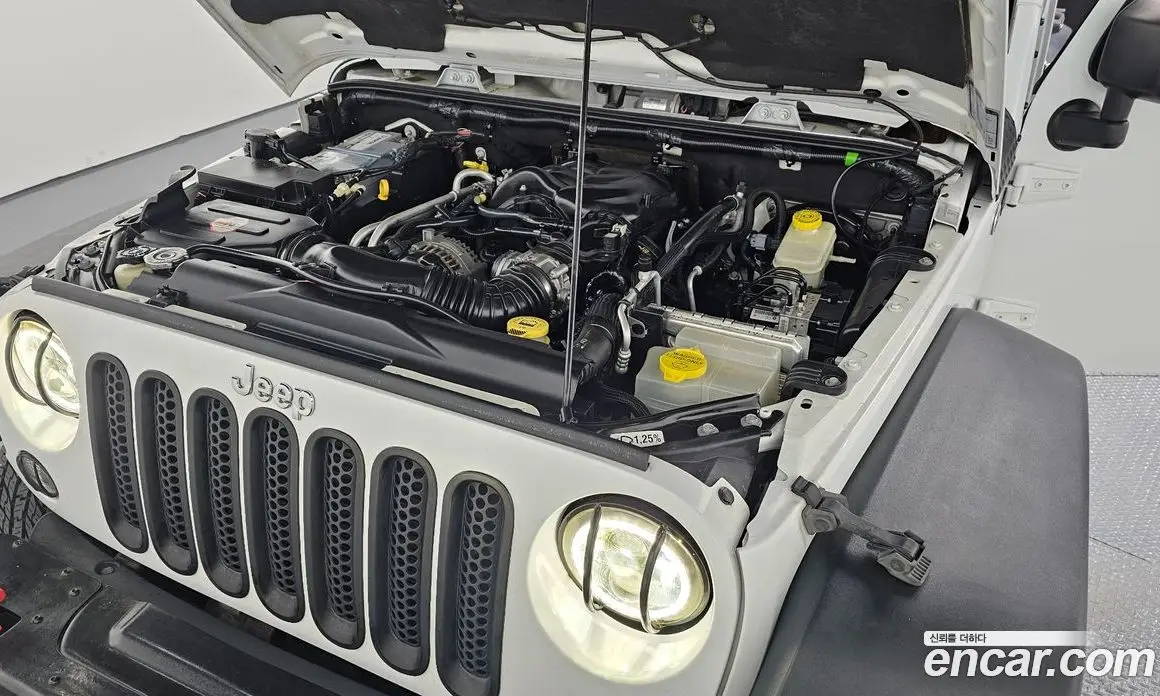Jeep Wrangler 2016 3.6 автомат (гидро), фото 6