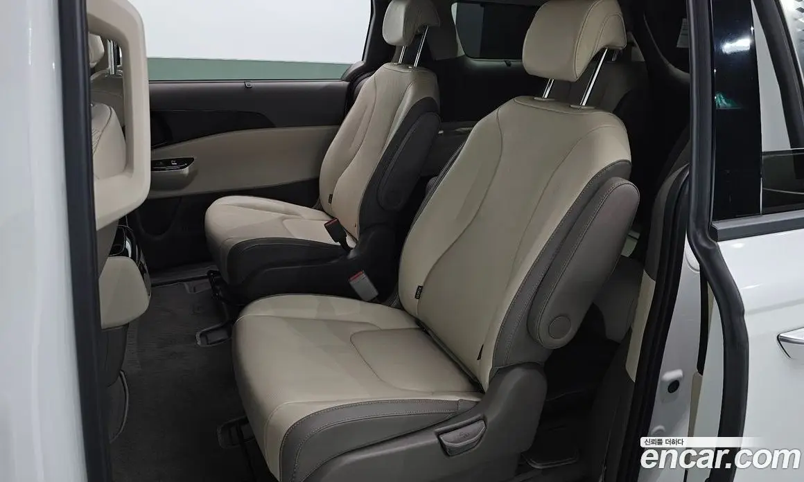 Kia Carnival 2023 2.2 автомат (гидро), фото 11
