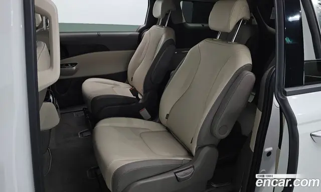 Kia Carnival 2023 2.2 автомат (гидро), миниатюра 11