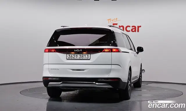 Kia Carnival 2023 2.2 автомат (гидро), миниатюра 4