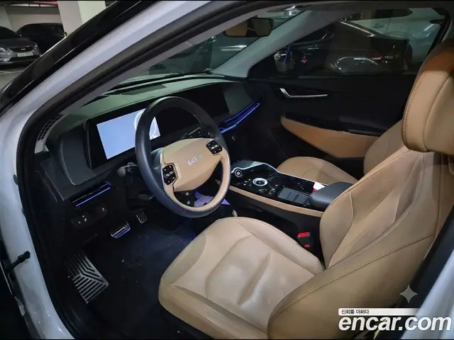 Kia EV6 2024 автомат (гидро), миниатюра 3 Kia EV6 2024 автомат (гидро), миниатюра 3