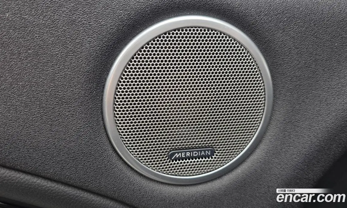 Land Rover Range Rover Evoque 2017 2.0 автомат (гидро), фото 13 Land Rover Range Rover Evoque 2017 2.0 автомат (гидро), фото 13
