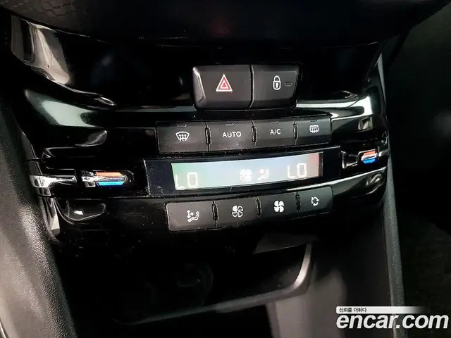 Peugeot 2008 2016 1.6 автомат (гидро), миниатюра 11