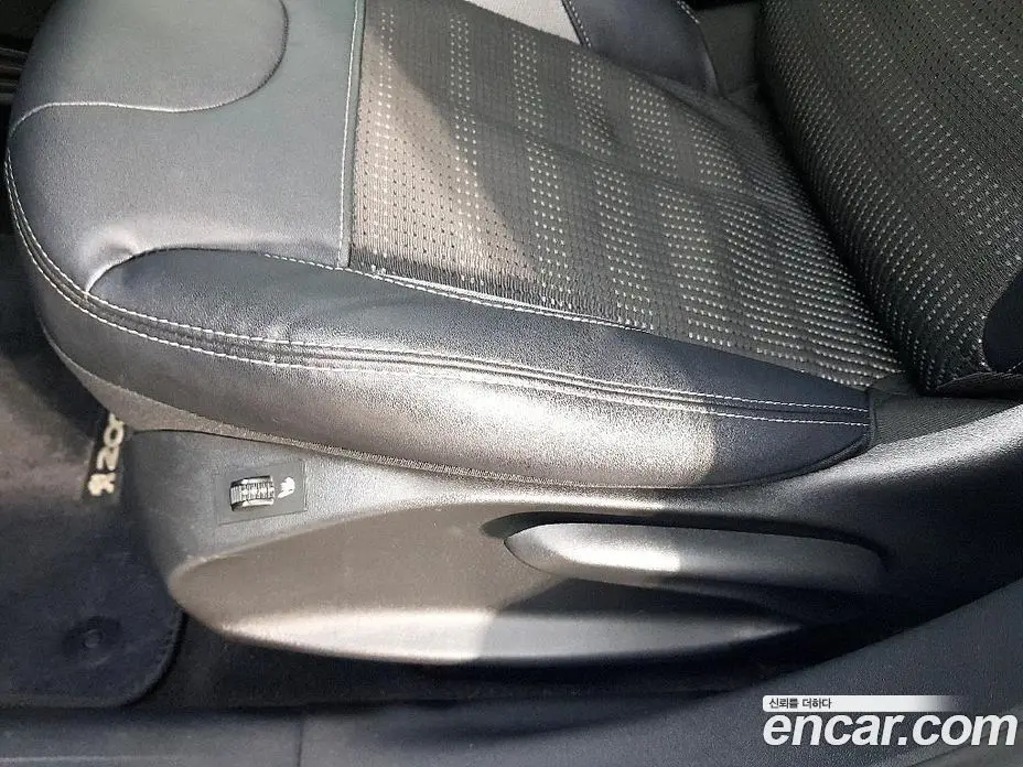 Peugeot 2008 2016 1.6 автомат (гидро), фото 14