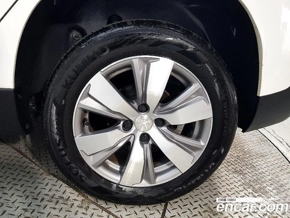 Peugeot 2008 2016 1.6 автомат (гидро), фото 20