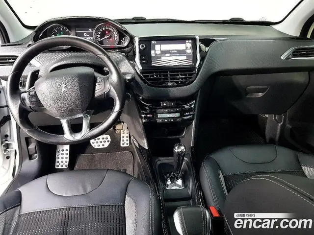Peugeot 2008 2016 1.6 автомат (гидро), миниатюра 5