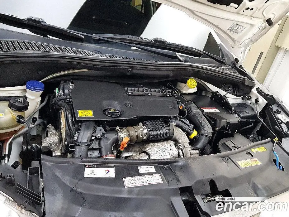 Peugeot 2008 2016 1.6 автомат (гидро), фото 6