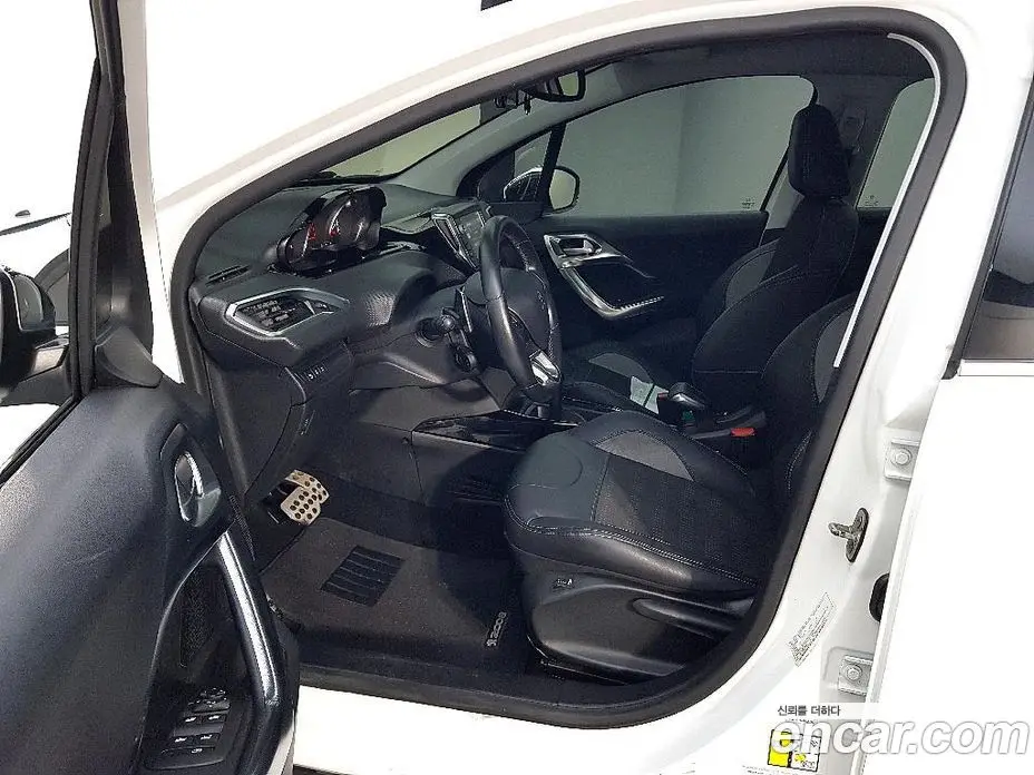Peugeot 2008 2016 1.6 автомат (гидро), фото 8