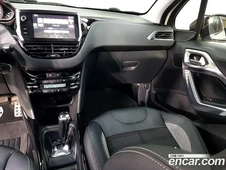 Peugeot 2008 2016 1.6 автомат (гидро), фото 10
