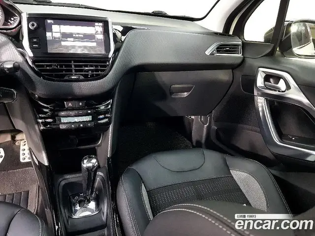 Peugeot 2008 2016 1.6 автомат (гидро), миниатюра 10