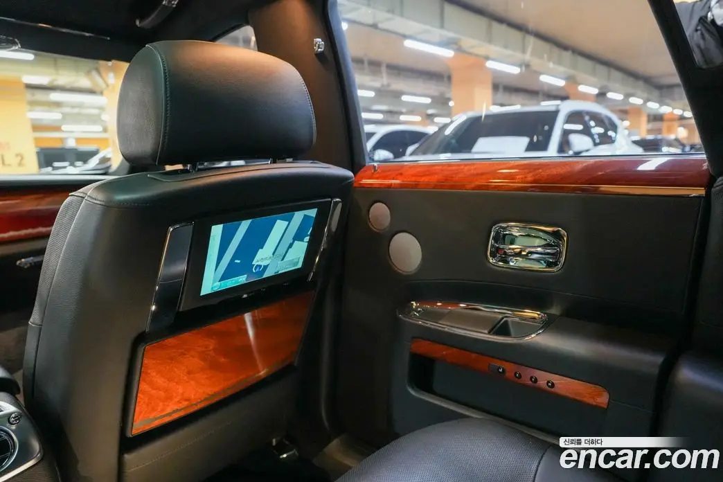 Rolls-Royce Ghost 2013 6.6 автомат (гидро), фото 14