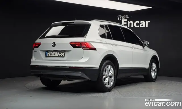 Volkswagen Tiguan 2018 2.0 автомат (гидро), миниатюра 2 Volkswagen Tiguan 2018 2.0 автомат (гидро), миниатюра 2