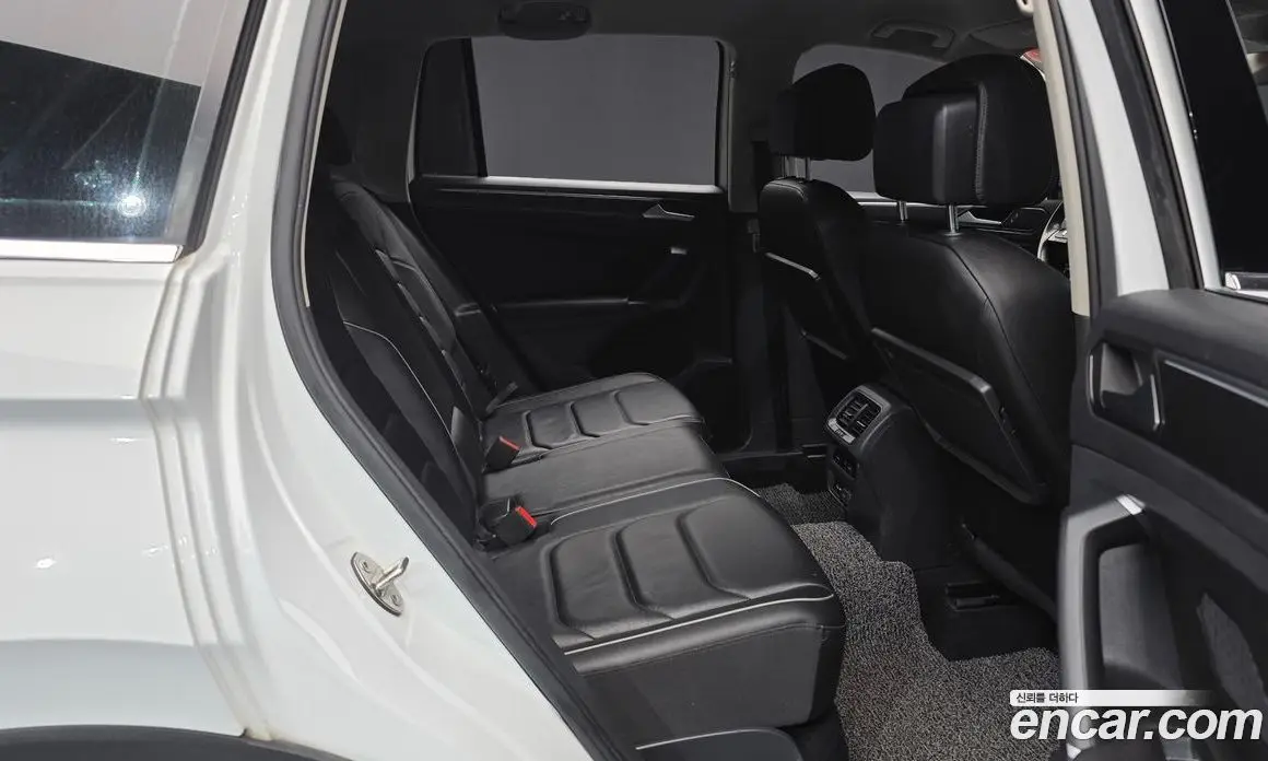 Volkswagen Tiguan 2018 2.0 автомат (гидро), фото 11 Volkswagen Tiguan 2018 2.0 автомат (гидро), фото 11