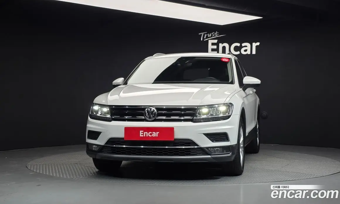 Volkswagen Tiguan 2018 2.0 автомат (гидро), фото 3 Volkswagen Tiguan 2018 2.0 автомат (гидро), фото 3