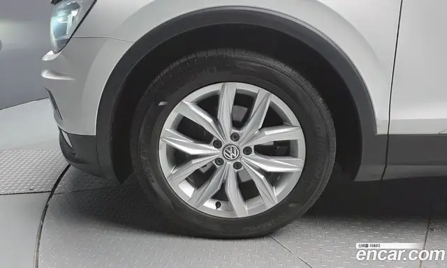 Volkswagen Tiguan 2018 2.0 автомат (гидро), миниатюра 5 Volkswagen Tiguan 2018 2.0 автомат (гидро), миниатюра 5